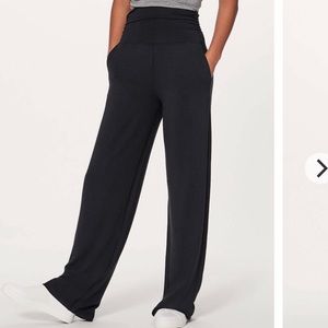 Lululemon Take It East Pant